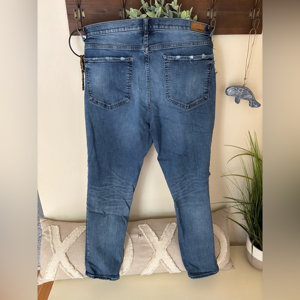 Express Girlfriend High Rise Jeans - Picture 3 of 7
